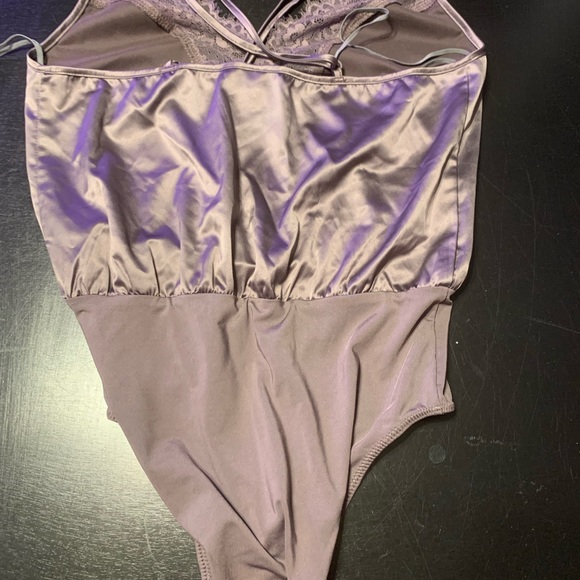 Woman’s silk purple bodysuit with lace - Picture 6 of 8